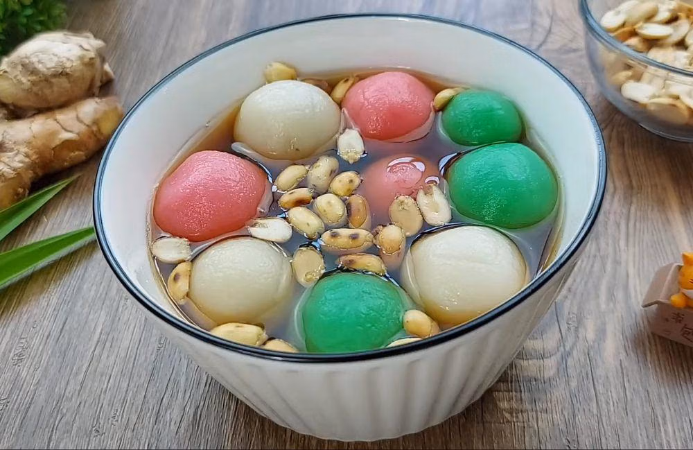 Wedang Ronde — warm ginger drink with glutinous rice balls